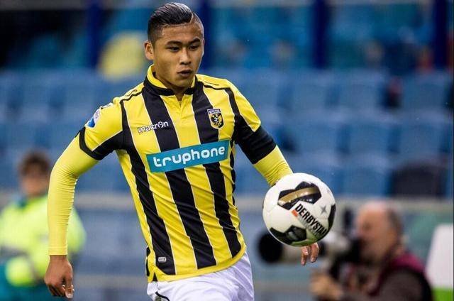 在兩場比賽 在兩場比賽