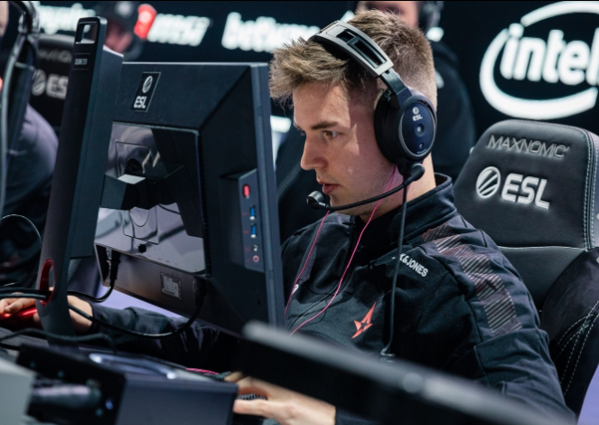 但防线极其 但防线极其