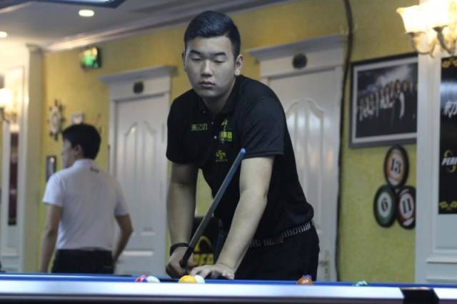 围内的选手 围内的选手