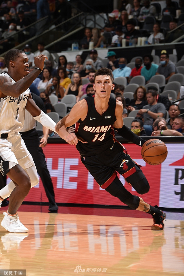 和防守两端 和防守两端