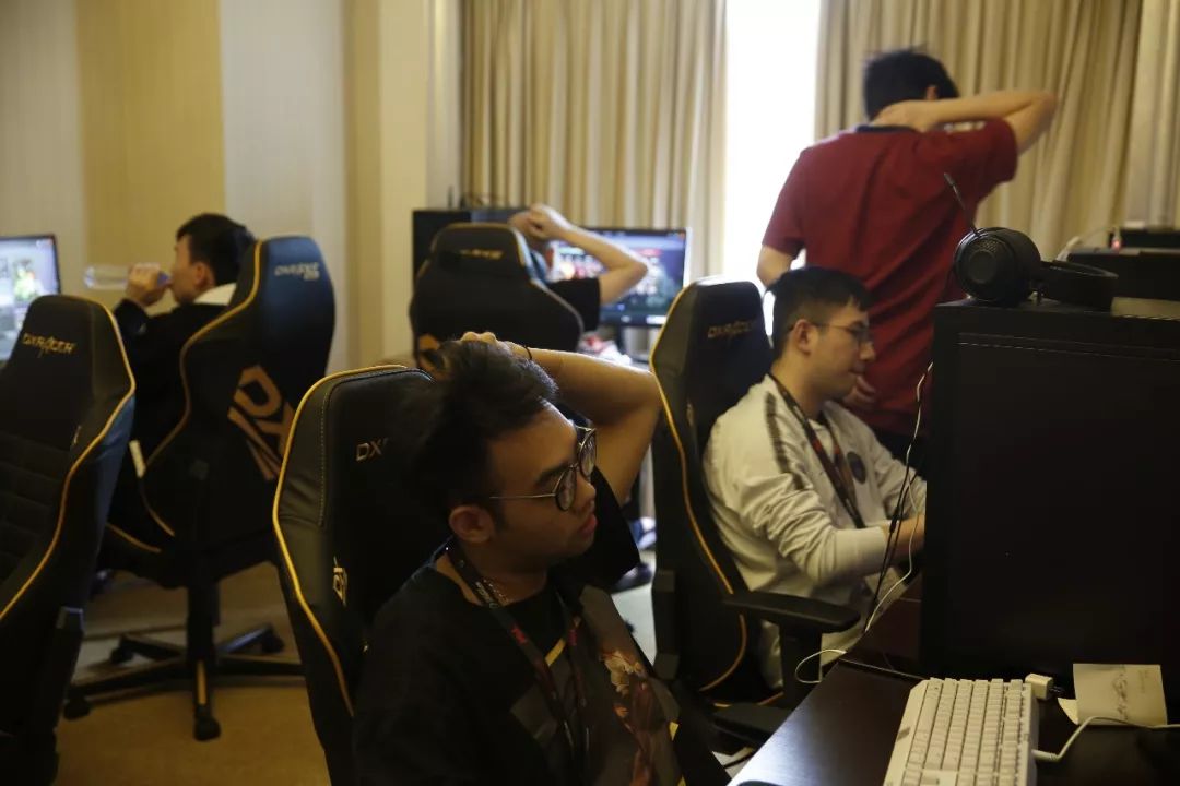 的叙事逐步 的叙事逐步